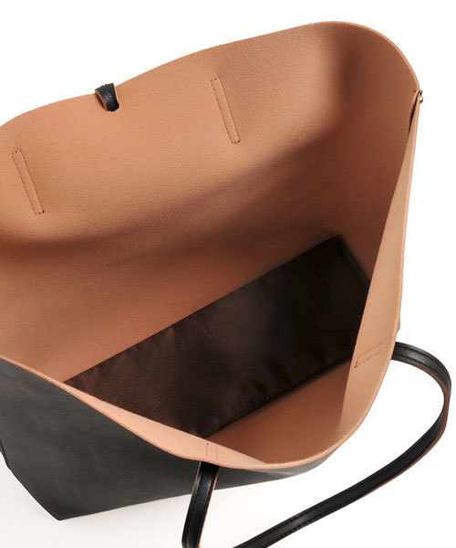 sankyo shokai（サンキョウショウカイ）の「フェイクレザー トートバッグ（トートバッグ・レディース・キャメル/ピンク/ブラック/ピンクベージュ・FREE）」の11枚目の写真