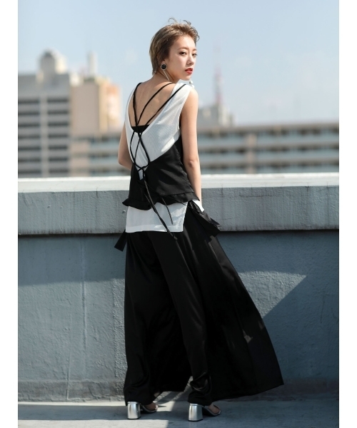 MURUA（ムルーア）の「スーパーワイドサテンパンツ（その他パンツ・レディース・オレンジ/ベージュ/ブラック・2/1）」の7枚目の写真