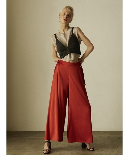 MURUA（ムルーア）の「スーパーワイドサテンパンツ（その他パンツ・レディース・オレンジ/ベージュ/ブラック・2/1）」の10枚目の写真