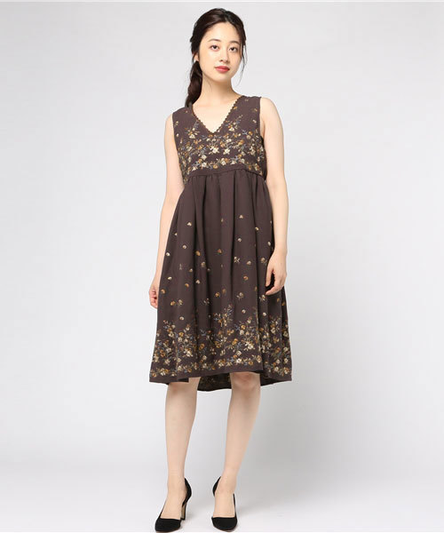 axes femme(アクシーズファム)の「刺繍入りワンピース(ワンピース・レディース・ダークブラウン/モカ/ワイン・MEDIUM)」の6枚目の写真