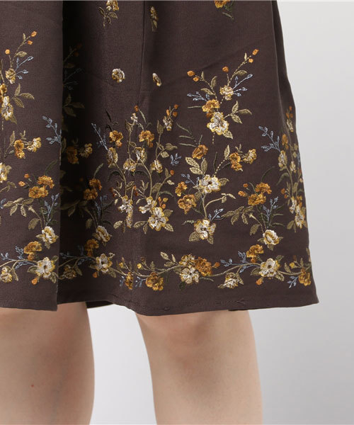 axes femme(アクシーズファム)の「刺繍入りワンピース(ワンピース・レディース・ダークブラウン/モカ/ワイン・MEDIUM)」の8枚目の写真