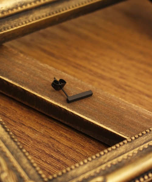 Vaya Con Dios（ヴァヤコンディオス）の「【VayaConDios/ ヴァヤコンディオス】ステンレス製スティックピアス[片耳用]（ピアス（片耳用）・メンズ・ブラック/シルバー/ゴールド/ピンクゴールド/アンティークシルバー・FREE）」の2枚目の写真