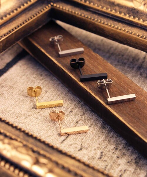 Vaya Con Dios（ヴァヤコンディオス）の「【VayaConDios/ ヴァヤコンディオス】ステンレス製スティックピアス[片耳用]（ピアス（片耳用）・メンズ・ブラック/シルバー/ゴールド/ピンクゴールド/アンティークシルバー・FREE）」の11枚目の写真