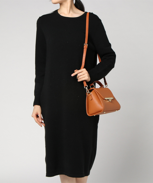 PLAIN CLOTHING（プレーンクロージング）の「フラップ2wayミニハンドバッグ（ショルダーバッグ・レディース・ブラック/キャメル/グレー・FREE）」の4枚目の写真