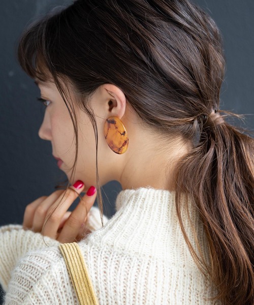 Auntie Rosa（アンティローザ）の「【AuntieRosa】 シンプルべっ甲ピアス（ピアス（両耳用）・レディース・ブラウン・FREE）」の5枚目の写真