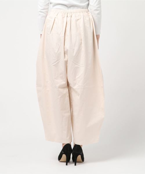 MERLOT IKYU(メルローイキュウ)の「コットンバルーンイージーパンツ2899(その他パンツ・レディース・ブルー/ベージュ/アイボリー/オレンジ/ブラック・FREE)」の17枚目の写真