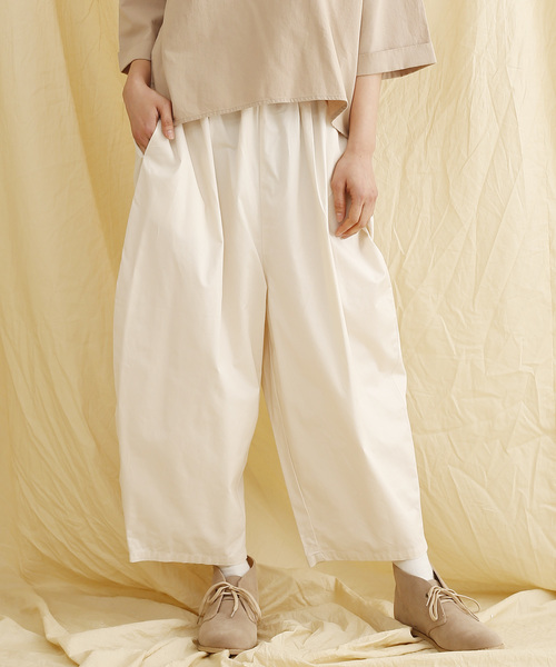 MERLOT IKYU(メルローイキュウ)の「コットンバルーンイージーパンツ2899(その他パンツ・レディース・ブルー/ベージュ/アイボリー/オレンジ/ブラック・FREE)」の2枚目の写真