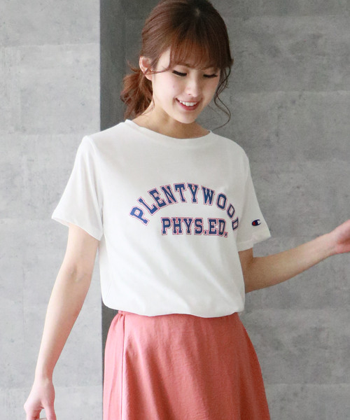 Champion(チャンピオン)の「【Champion】プリントロゴTシャツ(Tシャツ/カットソー・レディース・ホワイト/イエロー/ライトグリーン/ネイビー/ダークグレー/スモークピンク・M)」の2枚目の写真