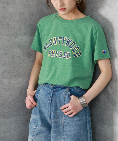 Champion(チャンピオン)の「【Champion】プリントロゴTシャツ(Tシャツ/カットソー・レディース・ホワイト/イエロー/ライトグリーン/ネイビー/ダークグレー/スモークピンク・M)」の4枚目の写真