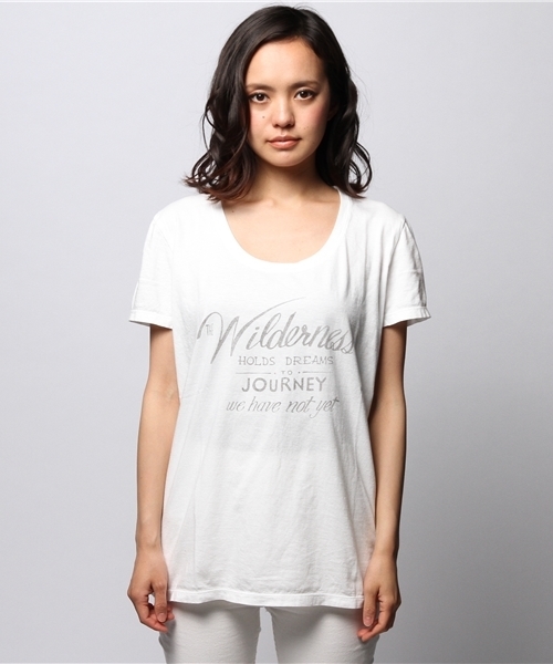 goa（ゴア）の「カラフルリーフ柄ストール×プリントTシャツ SET