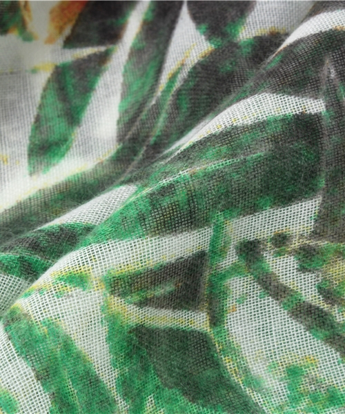 goa（ゴア）の「カラフルリーフ柄ストール×プリントTシャツ SET（アンサンブル・レディース・オフホワイト/グレー/ベージュ・FREE）」の6枚目の写真