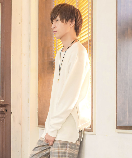 MinoriTY(マイノリティ)の「サイドスリットミラノリブドルマンビッグニット(ニット/セーター・メンズ・オフホワイト/ブラック/ワイン/ベージュ/チャコールグレー/ブラウン/グリーン/マスタード・M/L)」の2枚目の写真