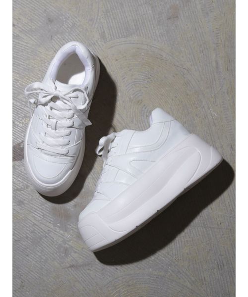 EMODA(エモダ)の「ハイカットバルキーウエッジスニーカー(スニーカー・レディース・ホワイト/ブラック・SMALL/MEDIUM/LARGE)」の2枚目の写真