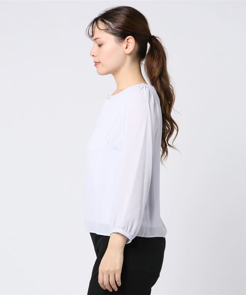 ASTORIA ODIER（アストリアオディール）の「パールピンブラウス（シャツ/ブラウス・レディース・ホワイト/ブラウン/ベージュ/グリーン/ネイビー/パープル・MEDIUM/LARGE）」の7枚目の写真