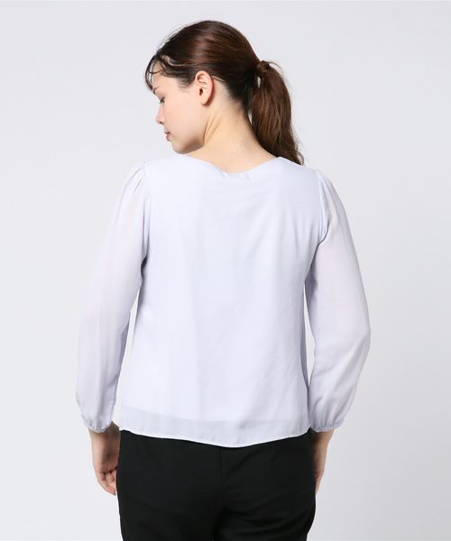 ASTORIA ODIER（アストリアオディール）の「パールピンブラウス（シャツ/ブラウス・レディース・ホワイト/ブラウン/ベージュ/グリーン/ネイビー/パープル・MEDIUM/LARGE）」の8枚目の写真