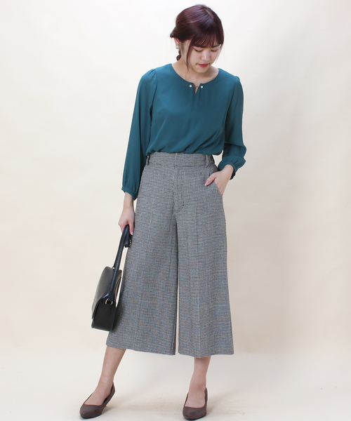 ASTORIA ODIER（アストリアオディール）の「パールピンブラウス（シャツ/ブラウス・レディース・ホワイト/ブラウン/ベージュ/グリーン/ネイビー/パープル・MEDIUM/LARGE）」の10枚目の写真