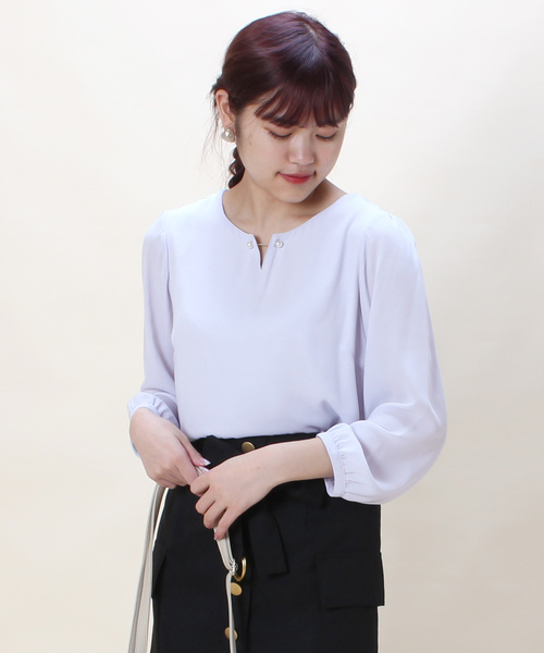 ASTORIA ODIER（アストリアオディール）の「パールピンブラウス（シャツ/ブラウス・レディース・ホワイト/ブラウン/ベージュ/グリーン/ネイビー/パープル・MEDIUM/LARGE）」の19枚目の写真