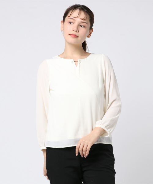 ASTORIA ODIER（アストリアオディール）の「パールピンブラウス（シャツ/ブラウス・レディース・ホワイト/ブラウン/ベージュ/グリーン/ネイビー/パープル・MEDIUM/LARGE）」の13枚目の写真