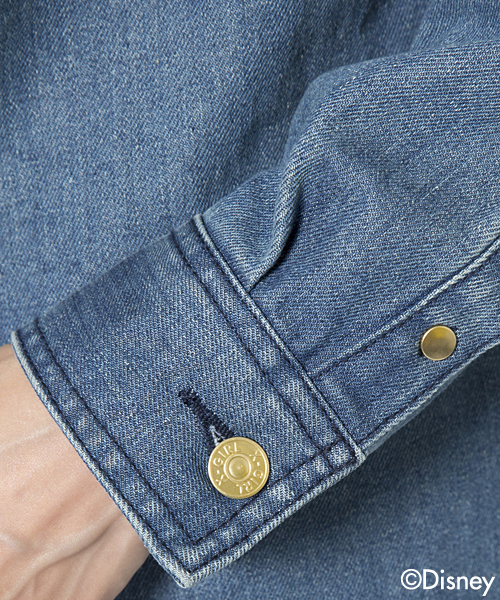 X-girl（エックスガール）の「Disney（ディズニー） / CHEERING DENIM SHIRT（シャツ/ブラウス・レディース・インディゴブルー/ライトインディゴブルー・2/1）」の7枚目の写真