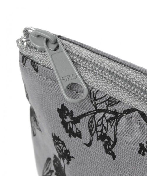 LEPSIM(レプシィム)の「★店舗限定★LPハナガラフナガタポーチ 879605(ポーチ・レディース・ベージュ/グレー/オフホワイト・ONE SIZE)」の6枚目の写真