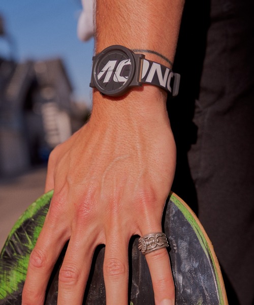 KOMONO.(コモノ)の「「KOMONO / コモノ」腕時計 モノ タグ MONO TAG(アナログ腕時計・レディース・ホワイト×ブルー/ブラック×パープル・FREE)」の4枚目の写真