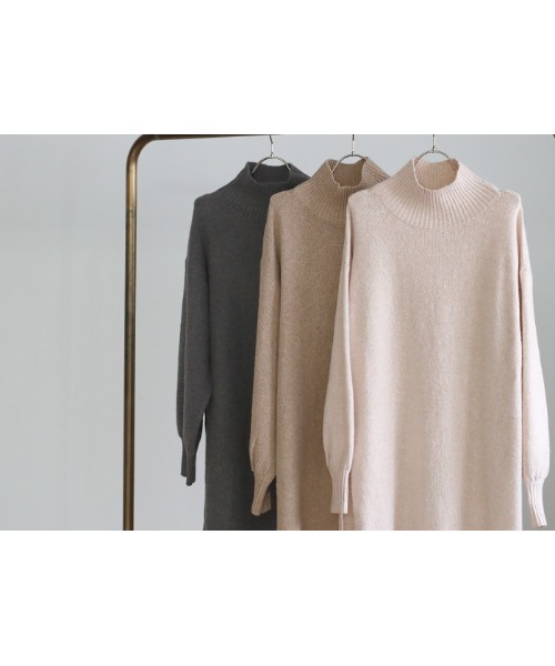 select MOCA(セレクトモカ)の「ハイネックオーバースリットニットワンピース(ワンピース・レディース・アイボリー/モカ/チャコール・FREE)」の15枚目の写真