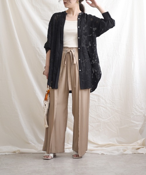 LHELBIE(レルビエ)の「シアージャカードバックリボンシャツ(シャツ/ブラウス・レディース・ベージュ/ブラック/オフホワイト・M)」の12枚目の写真