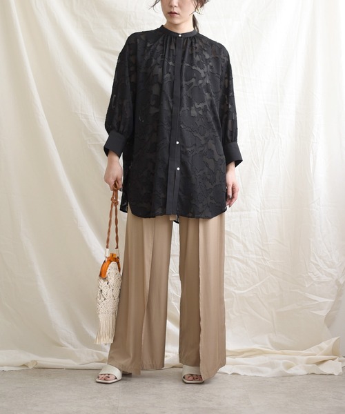 LHELBIE(レルビエ)の「シアージャカードバックリボンシャツ(シャツ/ブラウス・レディース・ベージュ/ブラック/オフホワイト・M)」の13枚目の写真