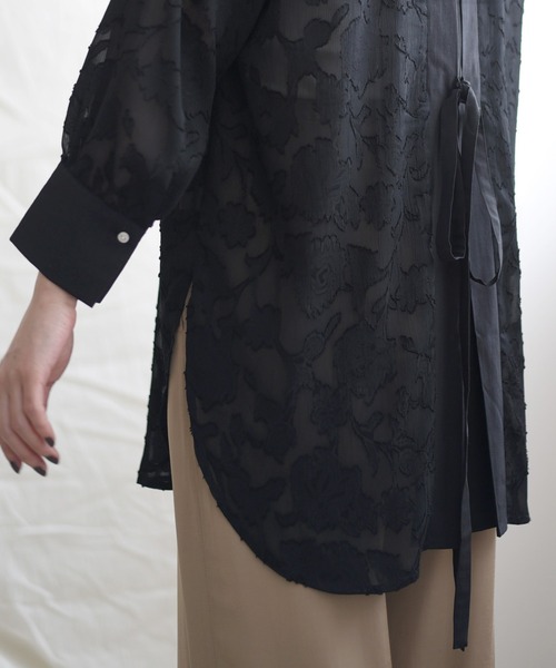 LHELBIE(レルビエ)の「シアージャカードバックリボンシャツ(シャツ/ブラウス・レディース・ベージュ/ブラック/オフホワイト・M)」の19枚目の写真
