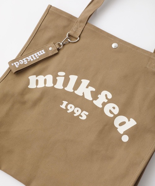 MILKFED.（ミルクフェド）の「PIPING SQUARE TOTE COOPER LOGO /A4収納 キャンバストートバッグ/ショルダーバッグ（トートバッグ・レディース・ホワイト/ブラック/ベージュ/レッド/ピンク・ONE SIZE）」の7枚目の写真