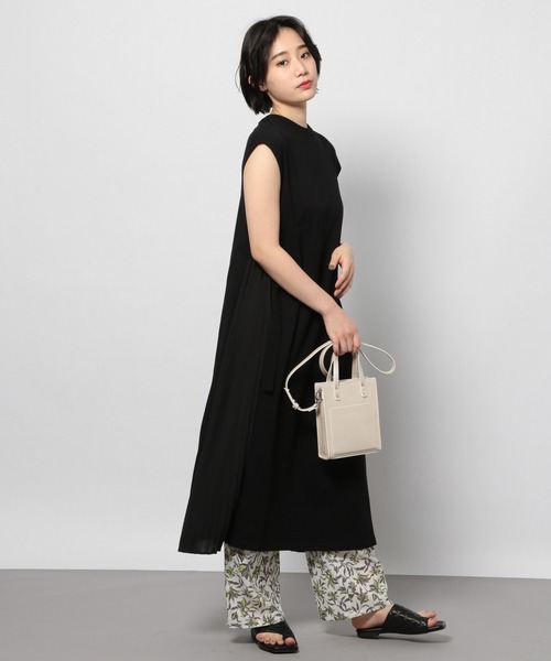 PAGEBOY(ページボーイ)の「サイドプリーツカットワンピース(ワンピース・レディース・ブラック×ホワイト/ブラック×ブラック/グレイッシュベージュ・FREE)」の20枚目の写真