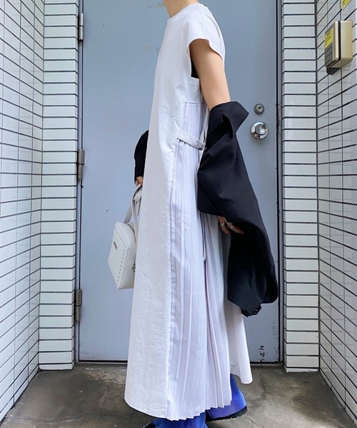 PAGEBOY(ページボーイ)の「サイドプリーツカットワンピース(ワンピース・レディース・ブラック×ホワイト/ブラック×ブラック/グレイッシュベージュ・FREE)」の11枚目の写真