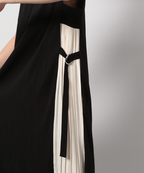 PAGEBOY(ページボーイ)の「サイドプリーツカットワンピース(ワンピース・レディース・ブラック×ホワイト/ブラック×ブラック/グレイッシュベージュ・FREE)」の12枚目の写真