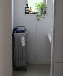 BRID（ブリッド）の「ブリッド フォールディング スクエアバスケット 収納 / BRID FOLDING LAUNDRY SQUARE BASKET with CASTER［40L_SLIM］（収納グッズ）」