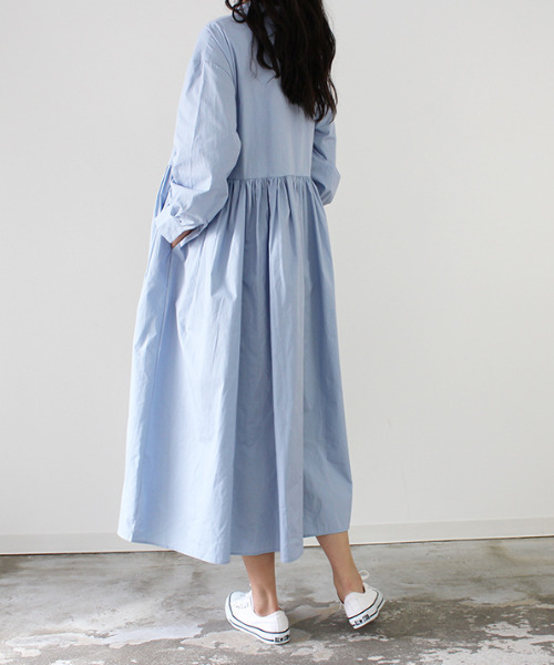 MODE ROBE（モードローブ）の「ギャザーロングシャツワンピース（シャツワンピース・レディース・ブルー/ホワイト・FREE）」の7枚目の写真