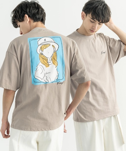 Rocky Monroe(ロッキーモンロー)の「KANGOL カンゴール 別注 オーバーサイズ イラスト グラフィックバックプリントT(Tシャツ/カットソー・メンズ・ブラウン/グレイッシュベージュ/グリーン/オフホワイト/ピンク/パープル/サックスブルー/ブラック・M/S/L/XL)」の4枚目の写真