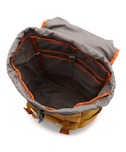 POLeR OUTDOOR STUFF（ポーラーアウトドアスタッフ）の「POLeR OUTDOOR STUFF/ポーラーアウトドアスタッフ　ELEVATED RUCKSACK（バックパック/リュック・メンズ・ブラック/マスタード・FREE）」の5枚目の写真