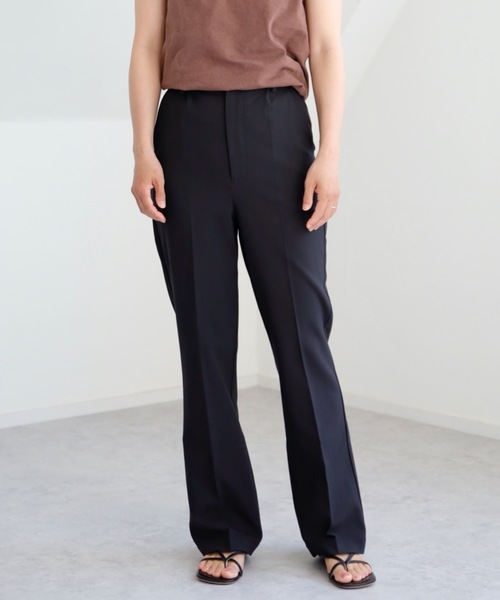 UNFIELD(アンフィールド)の「【UNFIELD センタープレスフレアパンツ】(その他パンツ・レディース・ブラック/ピンク/グレイッシュベージュ・FREE)」の5枚目の写真