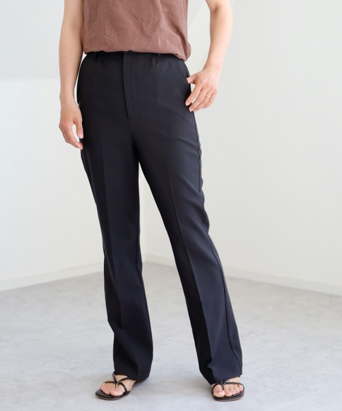 UNFIELD(アンフィールド)の「【UNFIELD センタープレスフレアパンツ】(その他パンツ・レディース・ブラック/ピンク/グレイッシュベージュ・FREE)」の11枚目の写真