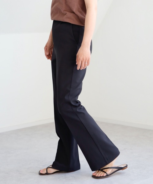 UNFIELD(アンフィールド)の「【UNFIELD センタープレスフレアパンツ】(その他パンツ・レディース・ブラック/ピンク/グレイッシュベージュ・FREE)」の15枚目の写真