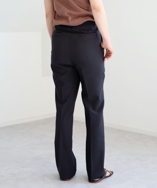 UNFIELD(アンフィールド)の「【UNFIELD センタープレスフレアパンツ】(その他パンツ・レディース・ブラック/ピンク/グレイッシュベージュ・FREE)」の21枚目の写真