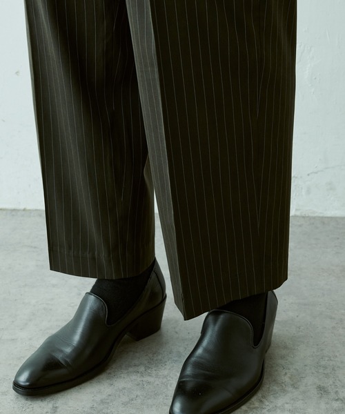 Lui's（ルイス）の「キュプラ混ストライプワイドパンツ（スラックス・メンズ・ブラック/ライトグレー・SMALL/MEDIUM）」の12枚目の写真