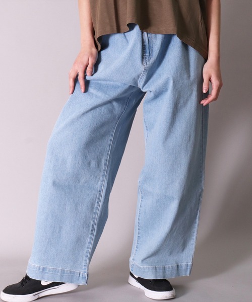 BAYBLO（ベイブロ）の「(BB)【ユニセックス】デニム ワイド タック パンツ（デニムパンツ・メンズ・ダークインディゴブルー/ライトインディゴブルー/ワンウォッシュ・LARGE/MEDIUM/X-LARGE）」の3枚目の写真