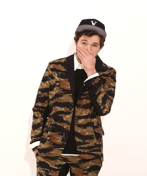 VIRGOwearworks(ヴァルゴウェアワークス)の「Spread tiger tailored jkt(テーラードジャケット・メンズ・ベージュ/グリーン・4/3/2)」の1枚目の写真