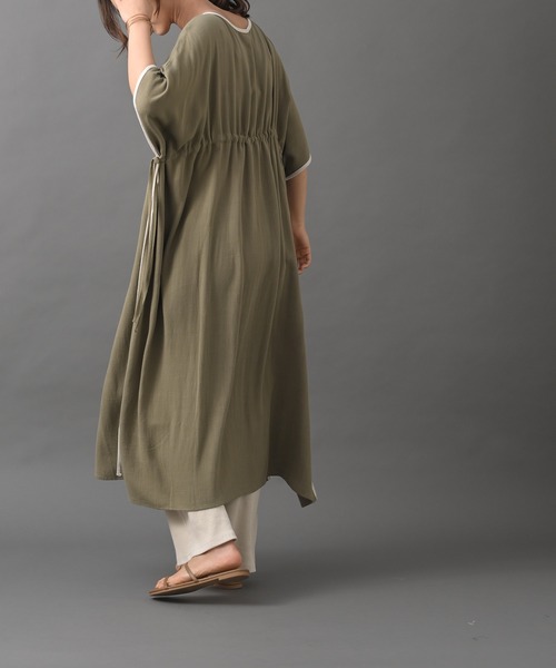 R・P・S pura(アールピーエスピューラ)の「【WEB限定】pura カフタンワンピース(ワンピース・レディース・カーキ/アイボリー/モカ・フリー)」の17枚目の写真