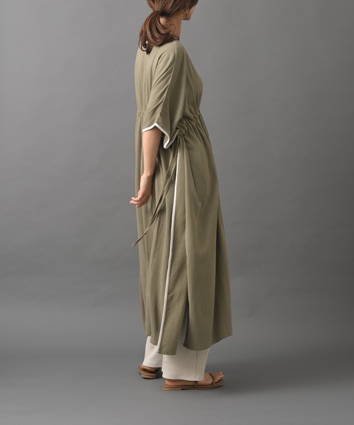 R・P・S pura(アールピーエスピューラ)の「【WEB限定】pura カフタンワンピース(ワンピース・レディース・カーキ/アイボリー/モカ・フリー)」の11枚目の写真