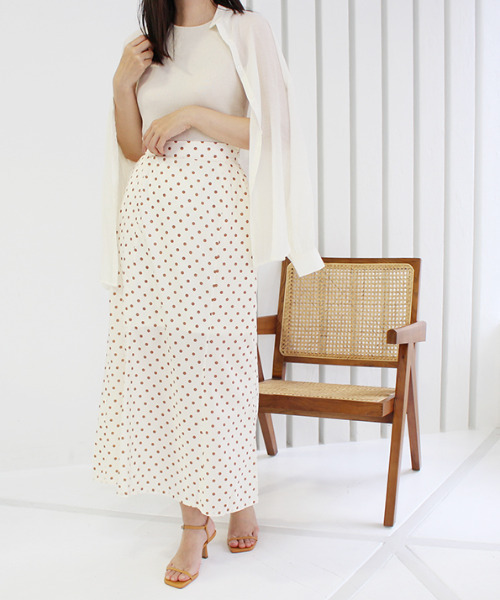 MODE ROBE(モードローブ)の「ノーカラーシアーシャツ(シャツ/ブラウス・レディース・ホワイト・FREE)」の4枚目の写真