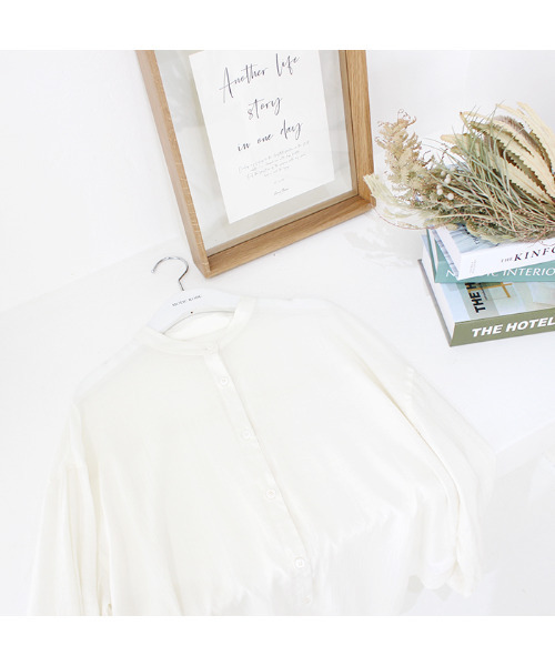 MODE ROBE(モードローブ)の「ノーカラーシアーシャツ(シャツ/ブラウス・レディース・ホワイト・FREE)」の7枚目の写真
