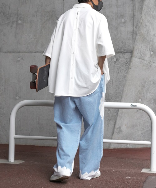 Perushu（ペルーシュ）の「リフレクターロゴバックボタンアシメシャツ（シャツ/ブラウス・メンズ・ホワイト/ライトグリーン/サックスブルー・MEDIUM/LARGE）」の5枚目の写真