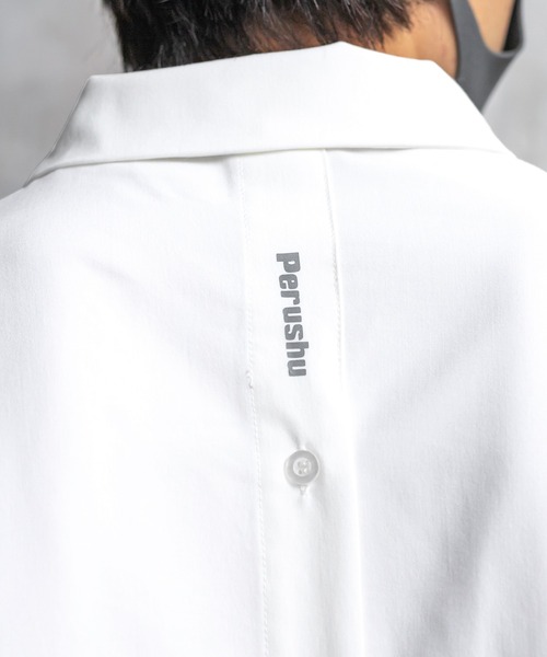 Perushu（ペルーシュ）の「リフレクターロゴバックボタンアシメシャツ（シャツ/ブラウス・メンズ・ホワイト/ライトグリーン/サックスブルー・MEDIUM/LARGE）」の13枚目の写真